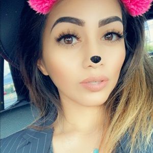 Meet your Posher, Anahi